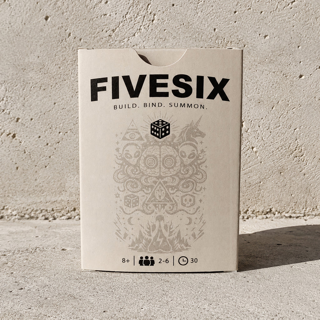 Vorderseite der FIVESIX First-Print-Spielbox – kompaktes Kartenspiel für 2 bis 6 Spieler ab 8 Jahren