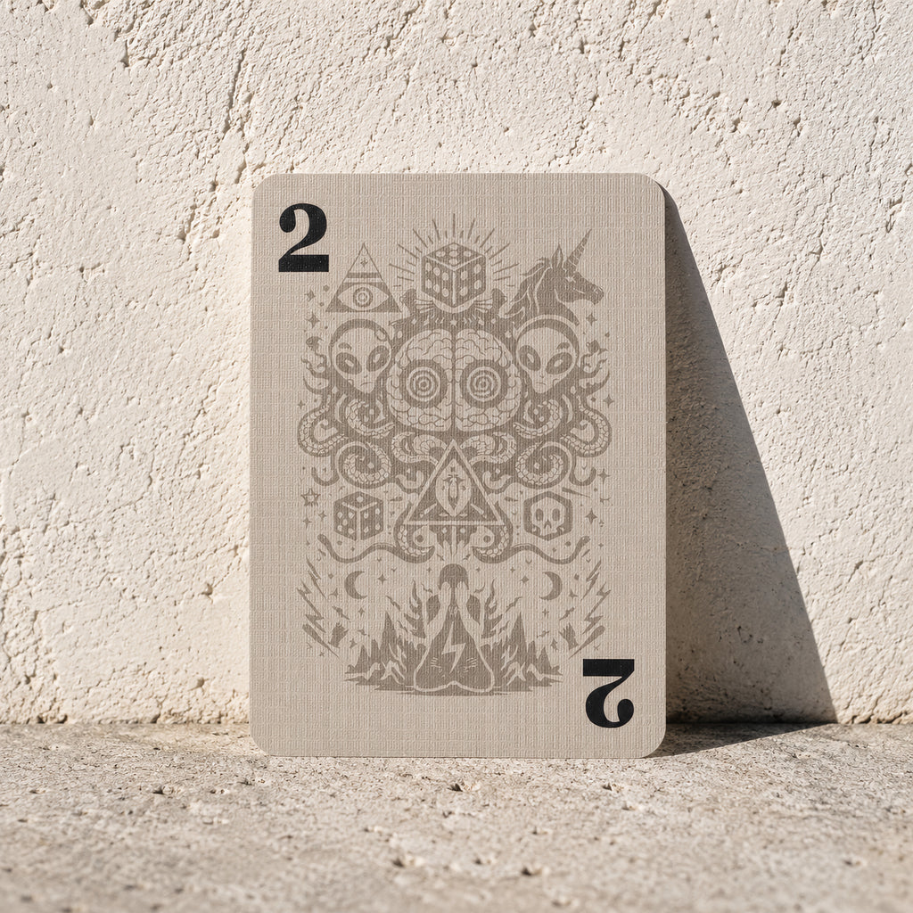 FIVESIX Spielkarte mit Wert 2, strukturierter Oberfläche und detailreichem Illustrationsmotiv
